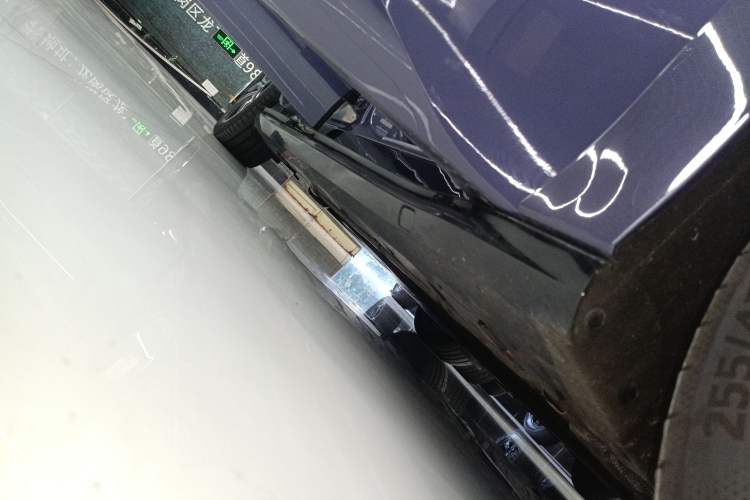 Used Denza Z9 2024 1100 km Four-Wheel Drive Max Version Right Side Sill