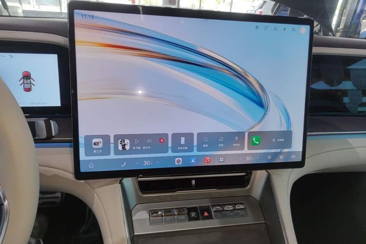 Used Denza Z9 2024 1100 km Four-Wheel Drive Max Version Audio And AC Panel