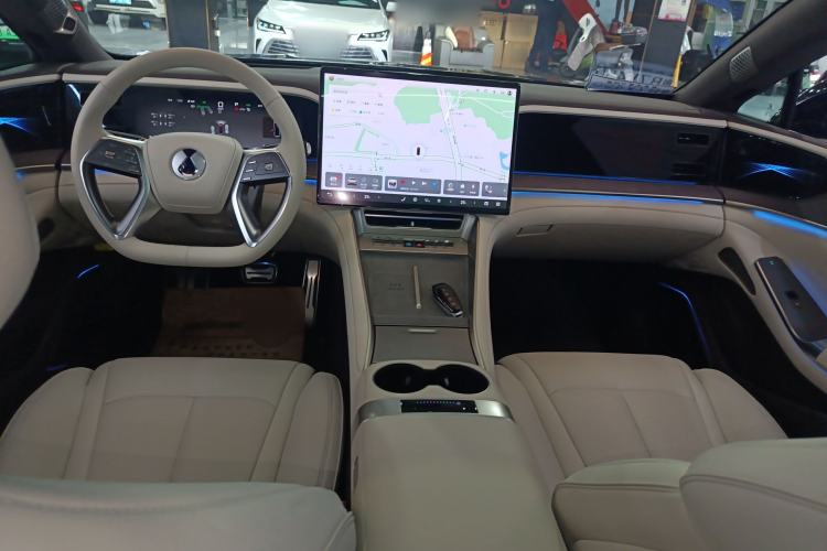 Used Denza Z9 2024 1100 km All-Wheel-Drive Ultra Version Center Console
