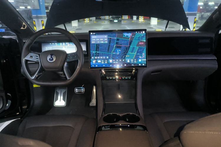 Used Denza Z9 2024 1100 km All-Wheel-Drive Ultra Version Center Console