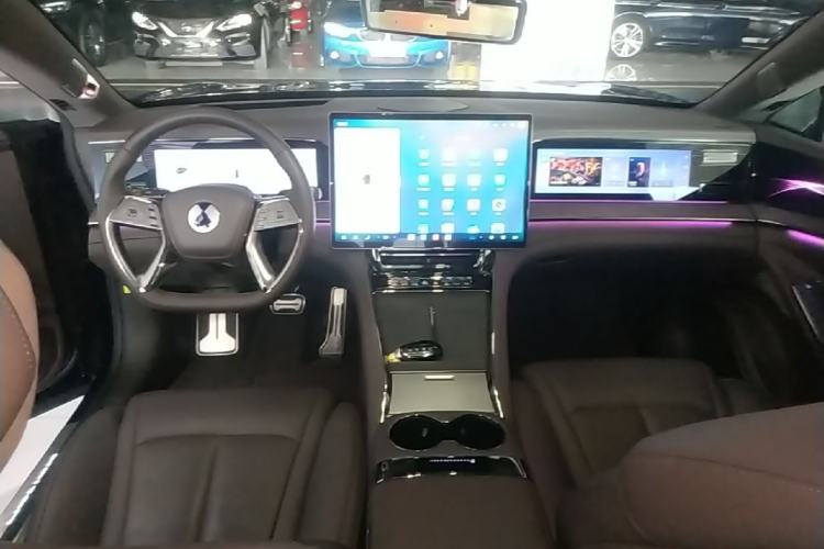 Used Denza Z9 2024 1100 km Four-Wheel Drive Max Version Center Console