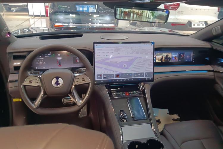 Used Denza Z9 2024 1100 km All-Wheel-Drive Ultra Version Center Console