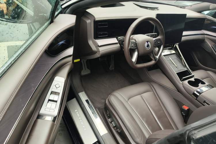 Used Denza Z9 2024 1100 km Four-Wheel Drive Max Version Driver Seat