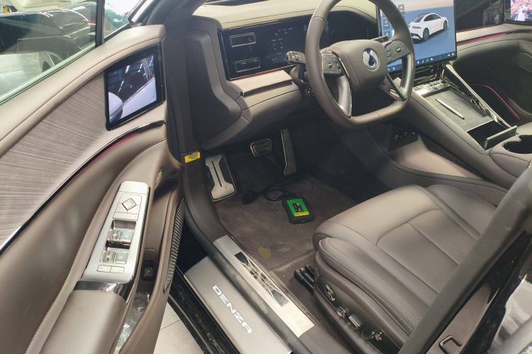 Used Denza Z9 2024 1100 km All-Wheel-Drive Ultra Version Driver Seat
