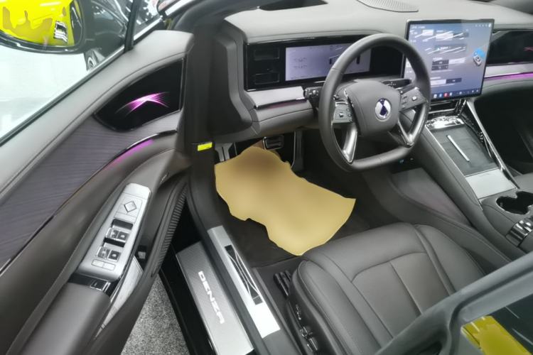 Used Denza Z9 2024 1100 km Four-Wheel Drive Max Version Driver Seat