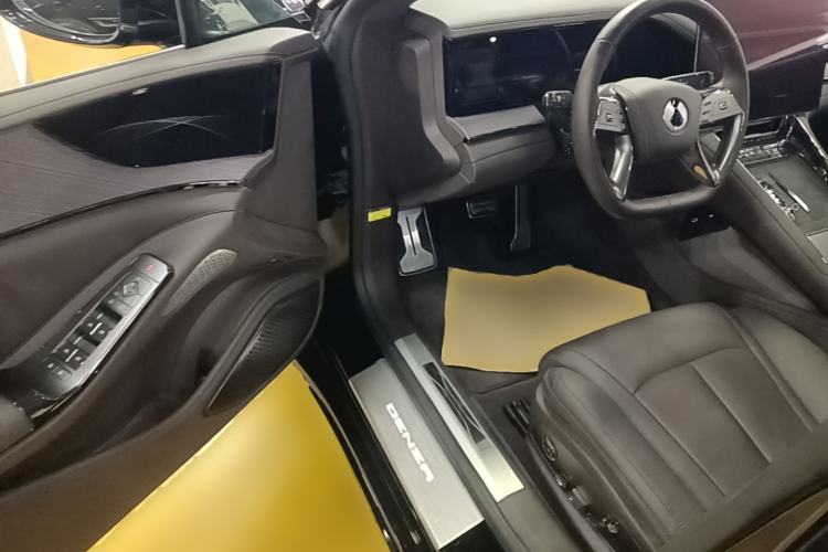 Used Denza Z9 2024 1100 km Four-Wheel Drive Max Version Driver Seat