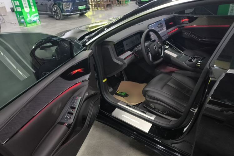 Used Denza Z9 2024 1100 km Four-Wheel Drive Max Version Driver Seat