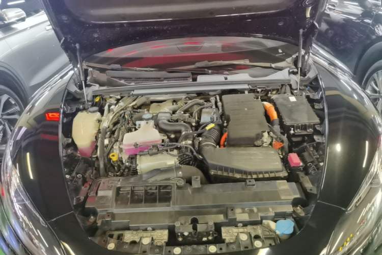 Used Denza Z9 2024 1100 km Four-Wheel Drive Max Version Engine Bay