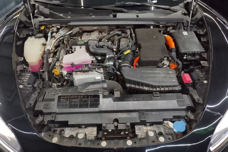 Used Denza Z9 2024 1100 km Four-Wheel Drive Max Version Engine Bay