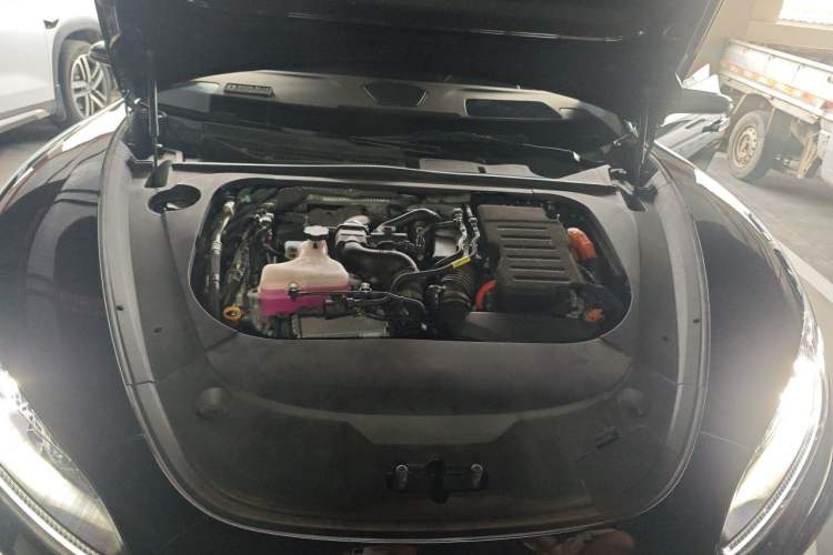 Used Denza Z9 2024 1100 km All-Wheel-Drive Ultra Version Engine Bay