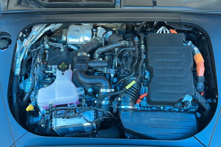 Used Denza Z9 2024 1100 km Four-Wheel Drive Max Version Engine Bay