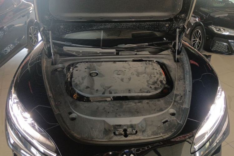 Used Denza Z9 2024 1100 km Four-Wheel Drive Max Version Engine Bay