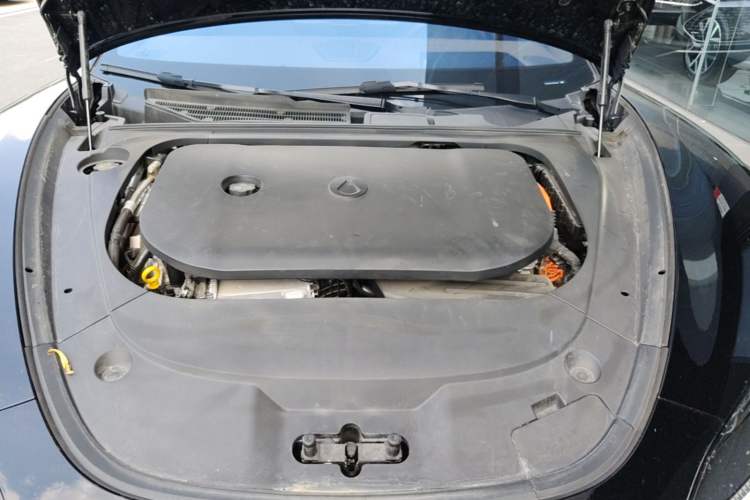 Used Denza Z9 2024 1100 km Four-Wheel Drive Max Version Engine Bay