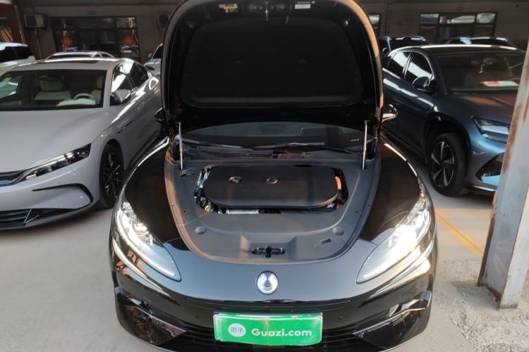 Used Denza Z9 2024 1100 km Four-Wheel Drive Max Version Engine Bay