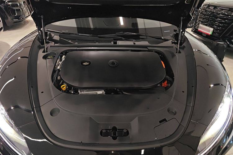 Used Denza Z9 2024 1100 km Four-Wheel Drive Max Version Engine Bay