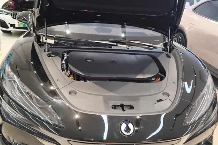 Used Denza Z9 2024 1100 km All-Wheel-Drive Ultra Version Engine Bay