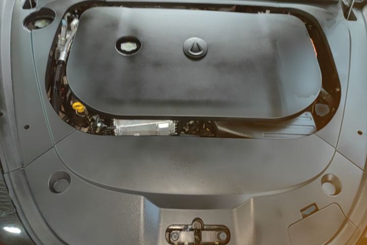 Used Denza Z9 2024 1100 km Four-Wheel Drive Pro Version Engine Bay