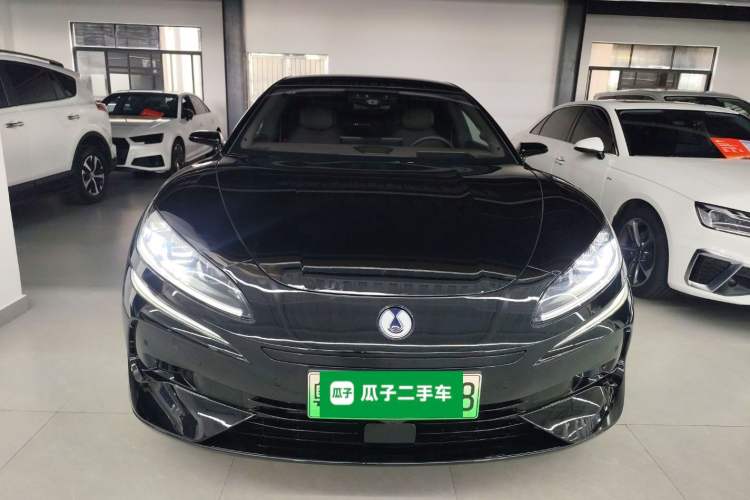 Used Denza Z9 2024 1100 km All-Wheel-Drive Ultra Version Exterior 1
