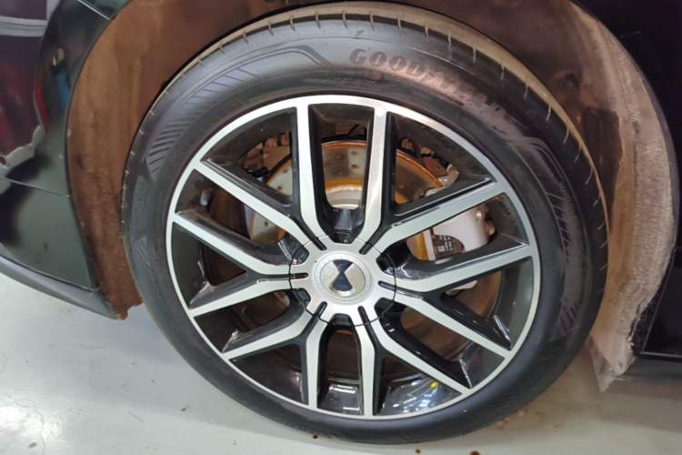 Used Denza Z9 2024 1100 km Four-Wheel Drive Max Version Exterior 3