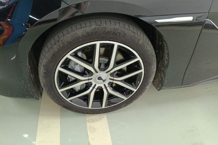 Used Denza Z9 2024 1100 km Four-Wheel Drive Max Version Exterior 4