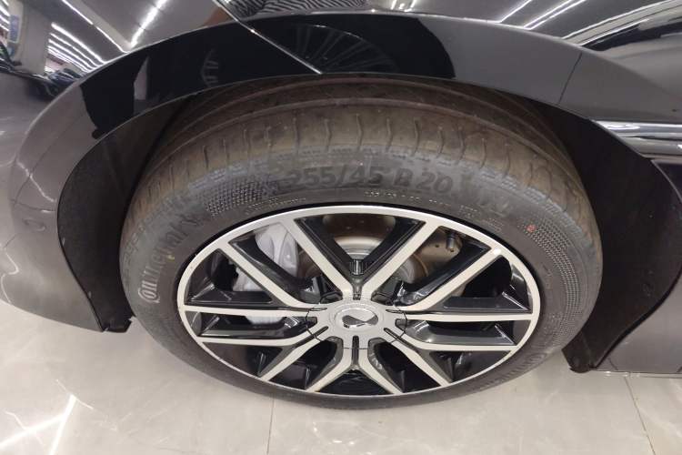 Used Denza Z9 2024 1100 km Four-Wheel Drive Max Version Exterior 4