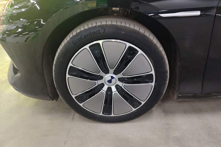 Used Denza Z9 2024 1100 km Four-Wheel Drive Max Version Exterior 4