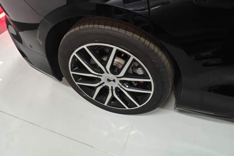Used Denza Z9 2024 1100 km Four-Wheel Drive Max Version Exterior 5