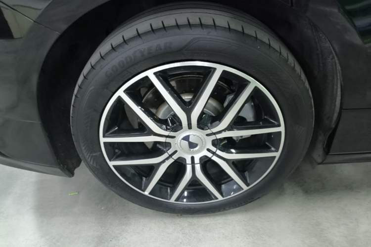Used Denza Z9 2024 1100 km Four-Wheel Drive Max Version Exterior 5