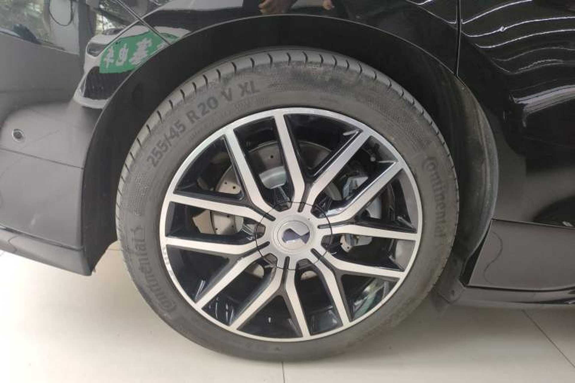Used Denza Z9 2024 630 km All-Wheel Drive Max Version Exterior 5