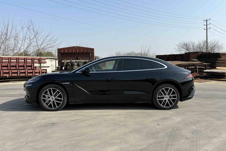 Used Denza Z9 2024 1100 km Four-Wheel Drive Max Version Exterior 6