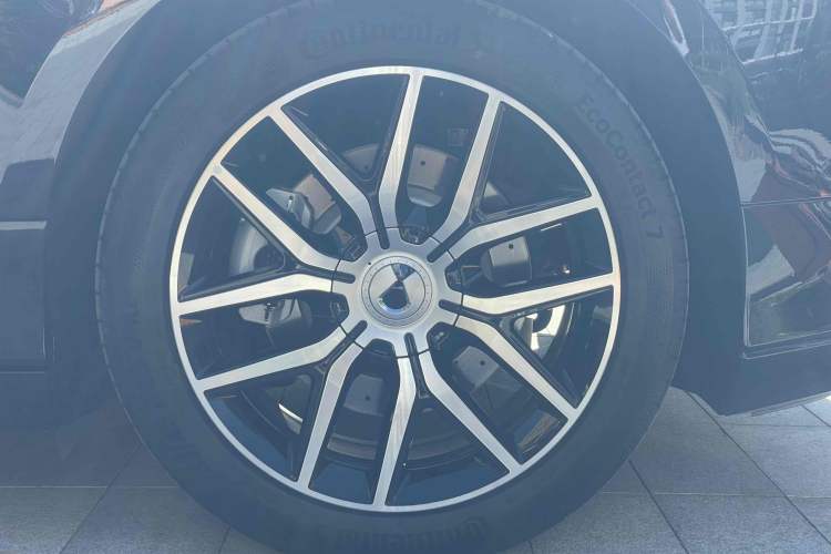 Used Denza Z9 2024 1100 km Four-Wheel Drive Max Version Exterior 6
