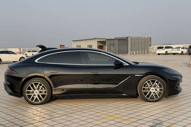 Used Denza Z9 2024 1100 km Four-Wheel Drive Pro Version Exterior 7