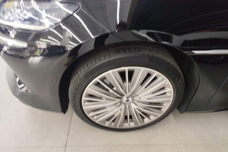 Used Denza Z9 2024 1100 km All-Wheel-Drive Ultra Version Exterior 7