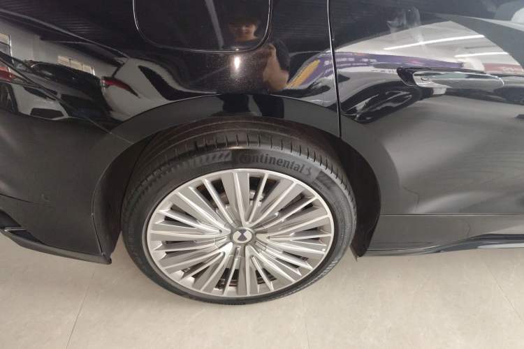 Used Denza Z9 2024 1100 km All-Wheel-Drive Ultra Version Exterior 8