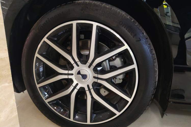 Used Denza Z9 2024 630 km All-Wheel Drive Max Version Exterior 8