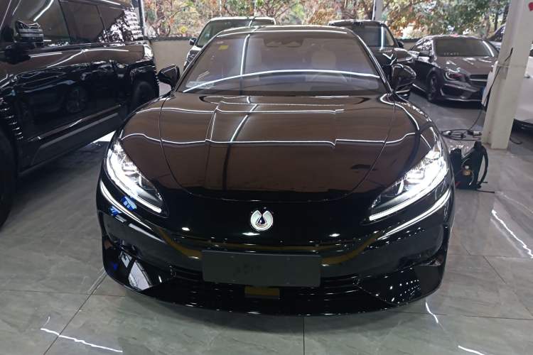 Used Denza Z9 2024 1100 km All-Wheel-Drive Ultra Version Front