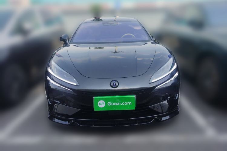 Used Denza Z9 2024 1100 km All-Wheel-Drive Ultra Version Front