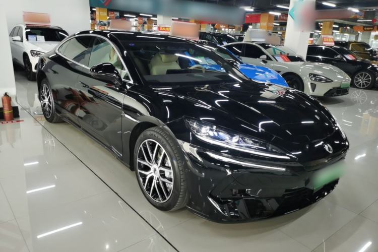 Used Denza Z9 2024 1100 km Four-Wheel Drive Max Version Front Right 45 Deg