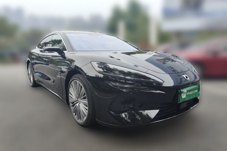 Used Denza Z9 2024 1100 km All-Wheel-Drive Ultra Version Front Right 45 Deg