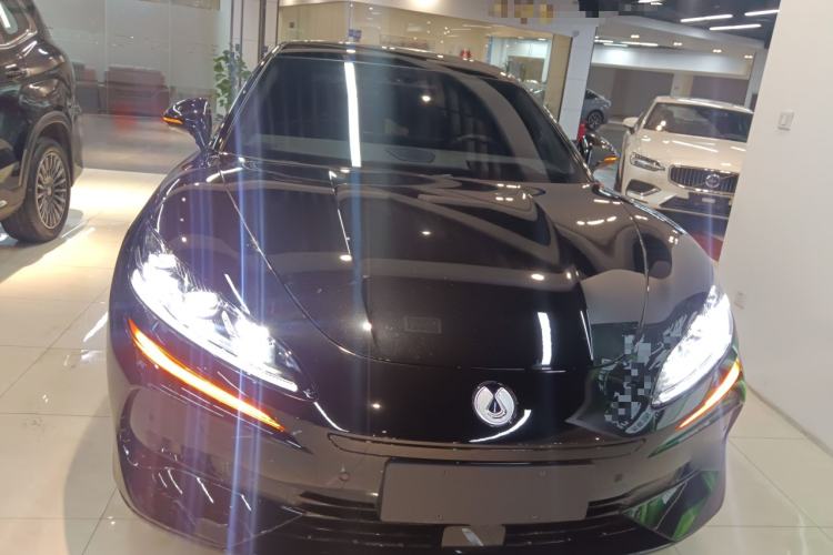 Used Denza Z9 2024 1100 km All-Wheel-Drive Ultra Version Front
