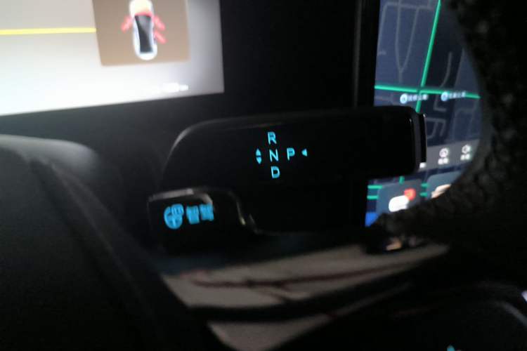 Used Denza Z9 2024 1100 km All-Wheel-Drive Ultra Version Gear Lever