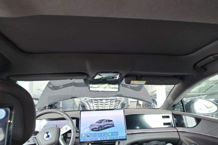 Used Denza Z9 2024 1100 km Four-Wheel Drive Max Version Headliner