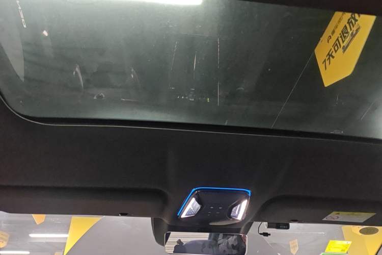 Used Denza Z9 2024 1100 km Four-Wheel Drive Max Version Headliner