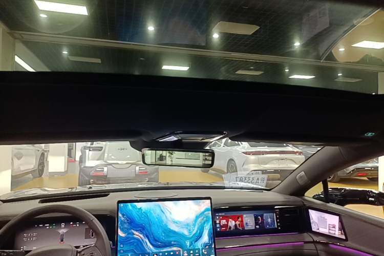 Used Denza Z9 2024 1100 km All-Wheel-Drive Ultra Version Headliner