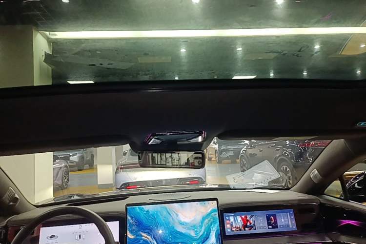 Used Denza Z9 2024 1100 km Four-Wheel Drive Max Version Headliner