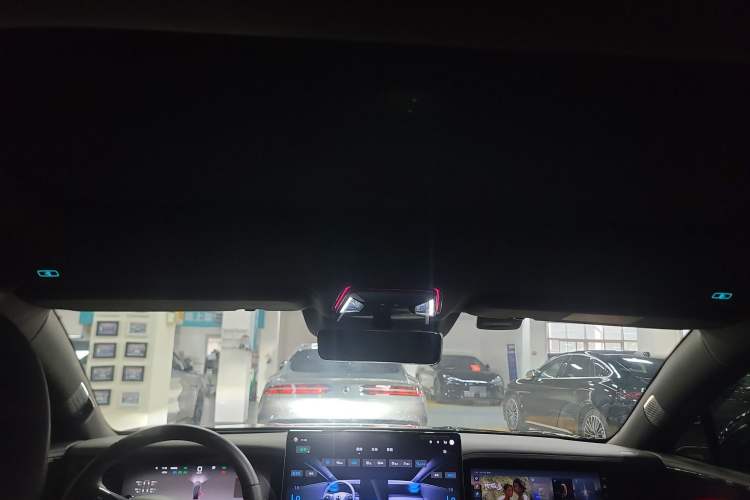 Used Denza Z9 2024 1100 km All-Wheel-Drive Ultra Version Headliner