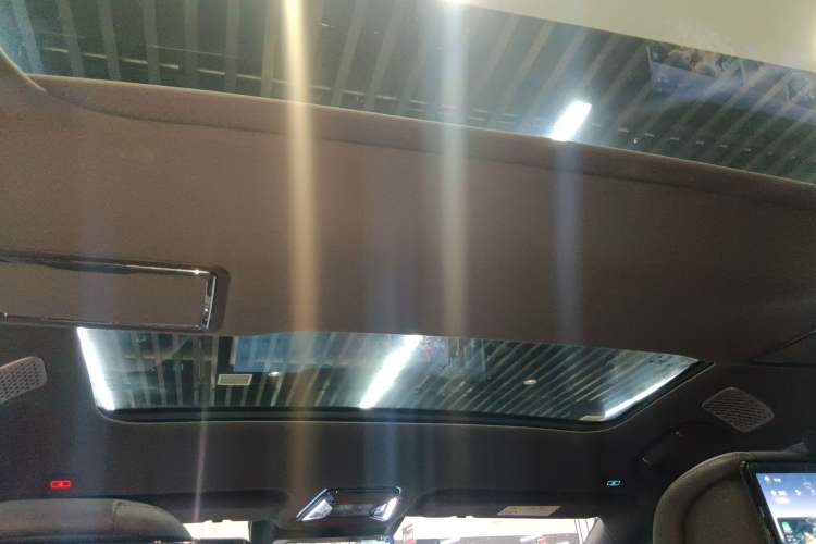 Used Denza Z9 2024 1100 km All-Wheel-Drive Ultra Version Headliner