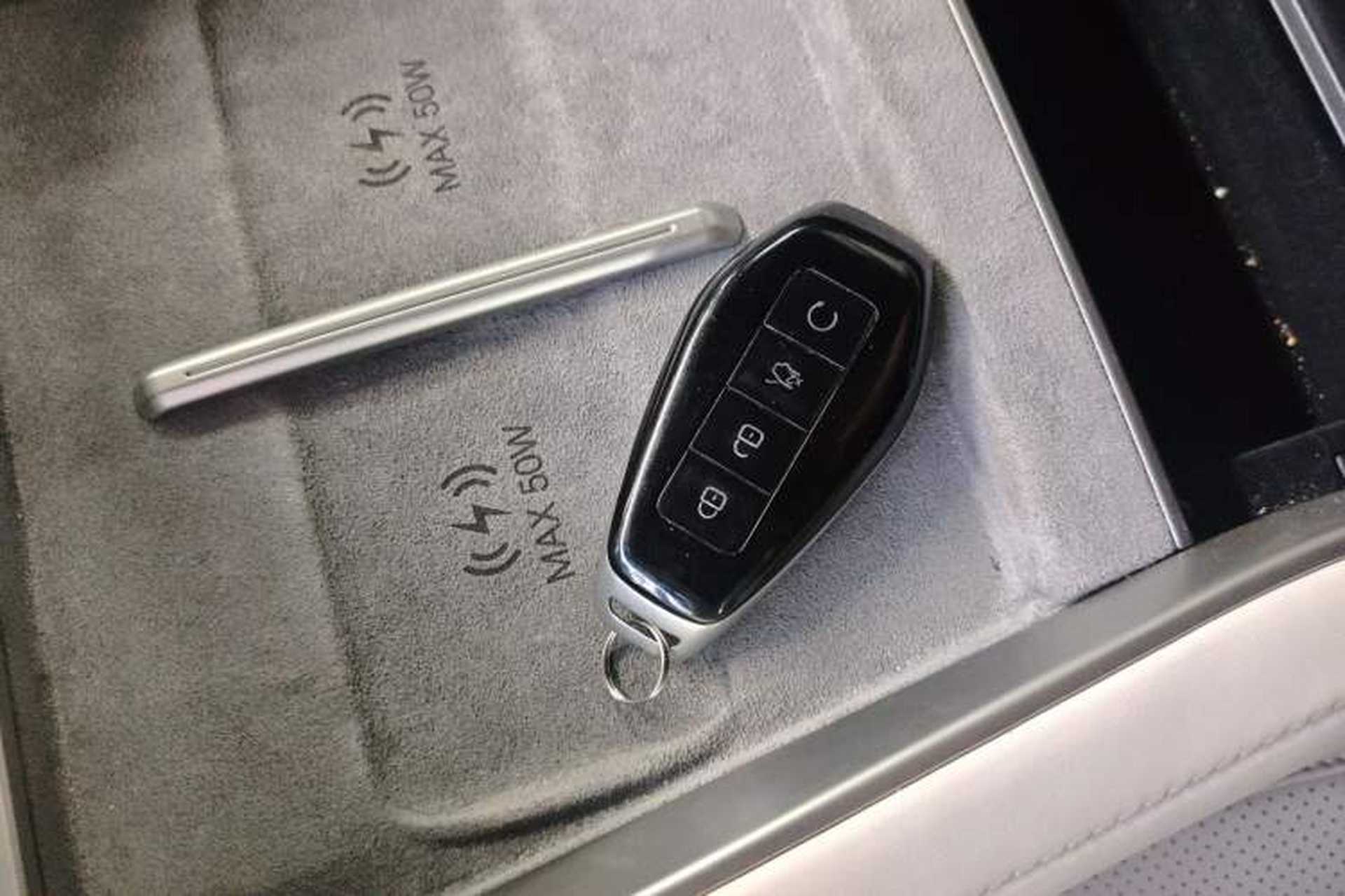 Used Denza Z9 2024 1100 km All-Wheel-Drive Ultra Version Interior 1
