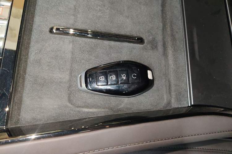 Used Denza Z9 2024 630 km All-Wheel Drive Max Version Interior 1