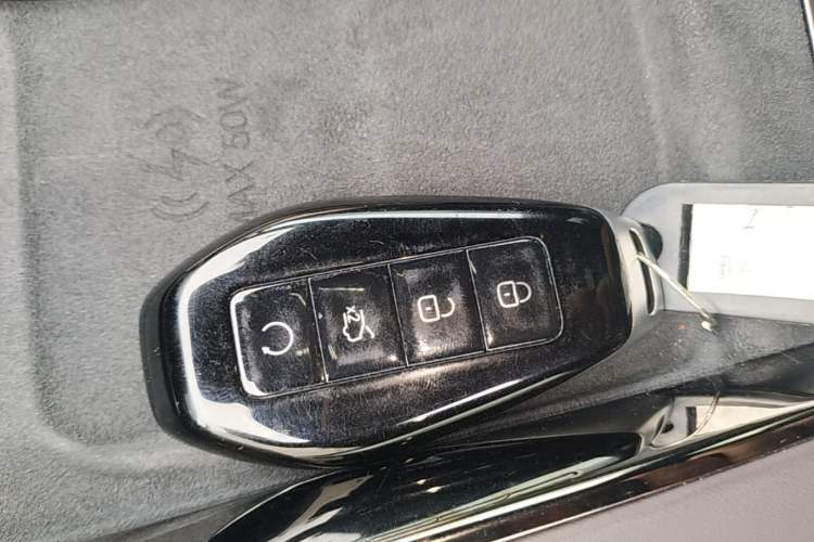 Used Denza Z9 2024 1100 km Four-Wheel Drive Max Version Interior 1